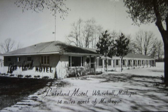 Lakeland Motel Whitehall Michigan (newer photo)